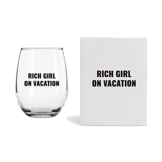RICH GIRL ON VACATION