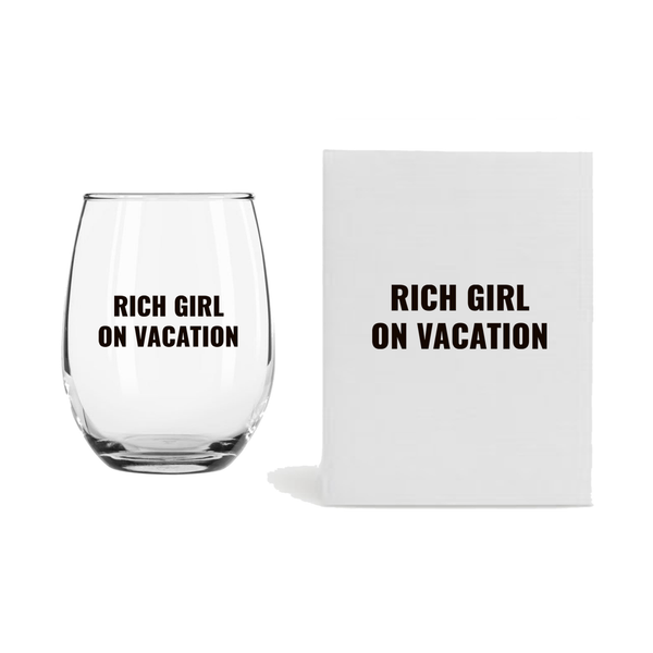 RICH GIRL ON VACATION